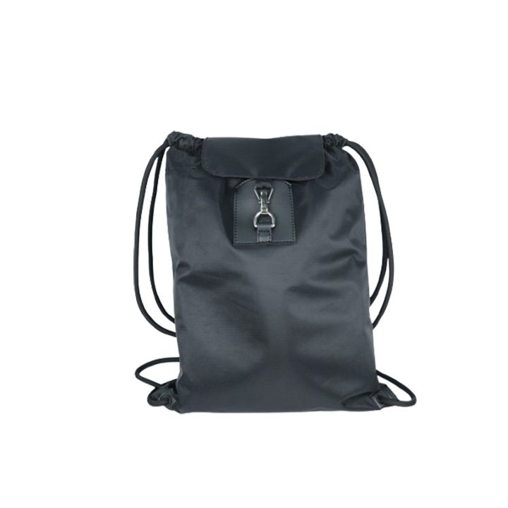 cut-proof drawstring backpack with front clip
